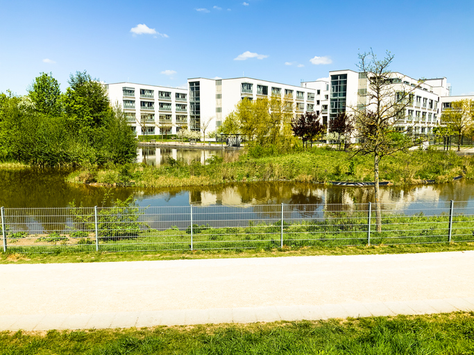Außenansicht eines Krankenhauses